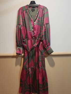 Fee G Hunter Green and Pink Printed Long Sleeve Tiered Midi Dress